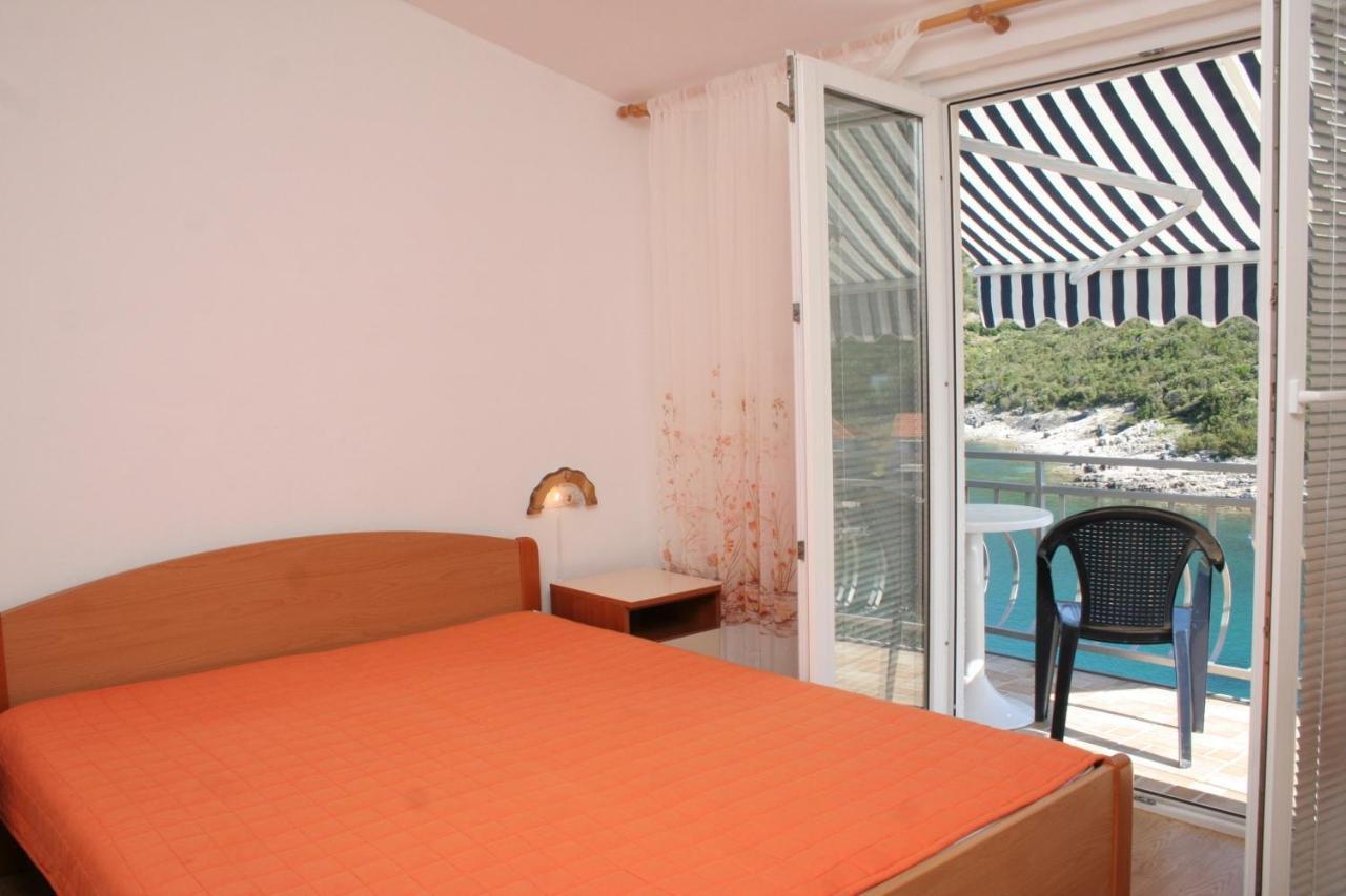 Apartments By The Sea Cove Zarace - Gdinj, Hvar - 4598 エクステリア 写真