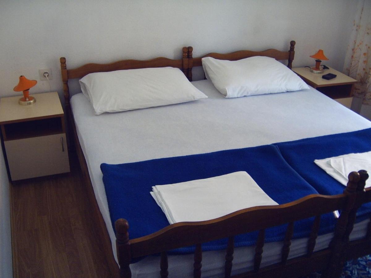 Apartments By The Sea Cove Zarace - Gdinj, Hvar - 4598 エクステリア 写真
